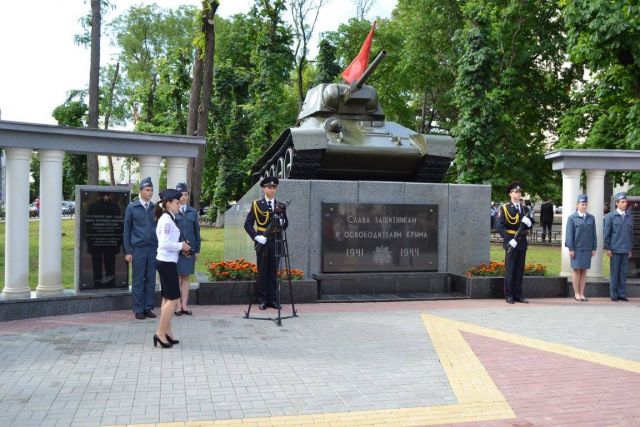 Церемония возложения цветов к мемориалу «Танк Т – 34». Симфорополь - фото 15