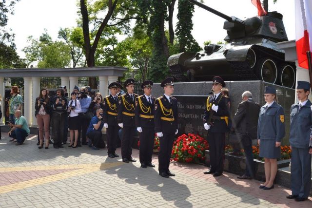 Церемония возложения цветов к мемориалу «Танк Т – 34». Симфорополь - фото 40