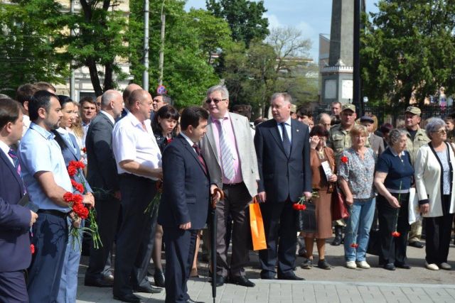 Церемония возложения цветов к мемориалу «Танк Т – 34». Симфорополь - фото 49
