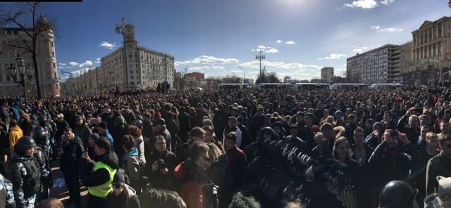 В результате митинга против коррупции на Тверской пострадали «объекты озеленения» - фото 2