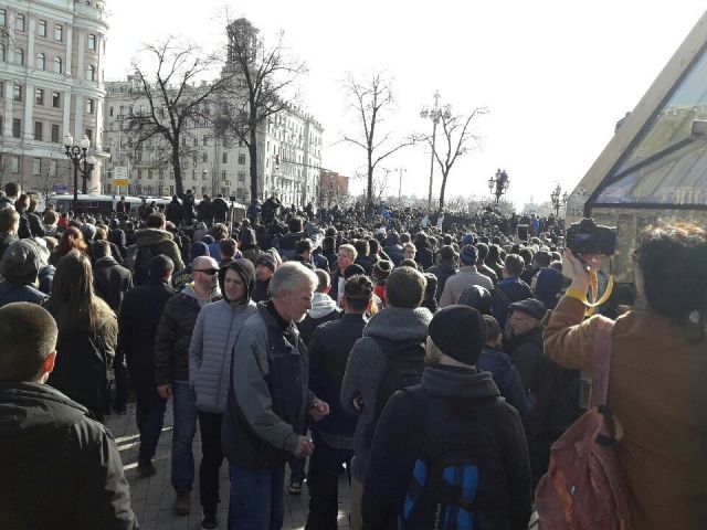 В результате митинга против коррупции на Тверской пострадали «объекты озеленения» - фото 5