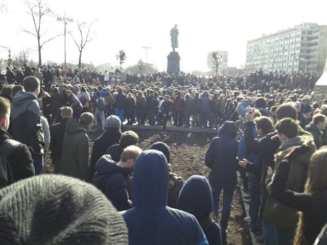 В результате митинга против коррупции на Тверской пострадали «объекты озеленения» - фото 1