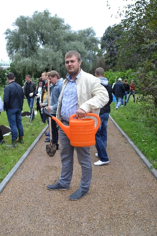 Главный эколог столицы посадил свое тысячное дерево в Москве  - фото 10