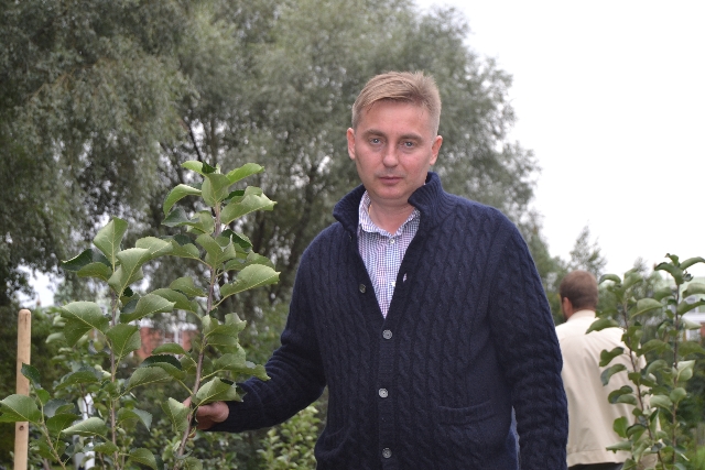 Главный эколог столицы посадил свое тысячное дерево в Москве  - фото 120