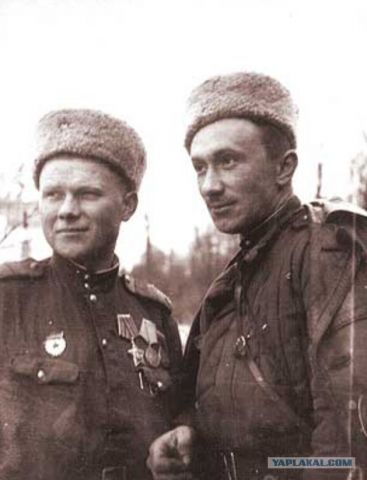 Артист и солдат Алексей Смирнов. Они не боялись смотреть на небо - фото 12