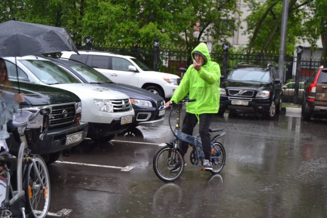 Веломобили нужны для того, чтобы велосипедиста защитить от дождя - фото 9