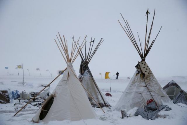 Индейцам Дакоты в борьбе против нефтепровода помог Трамп - фото 6