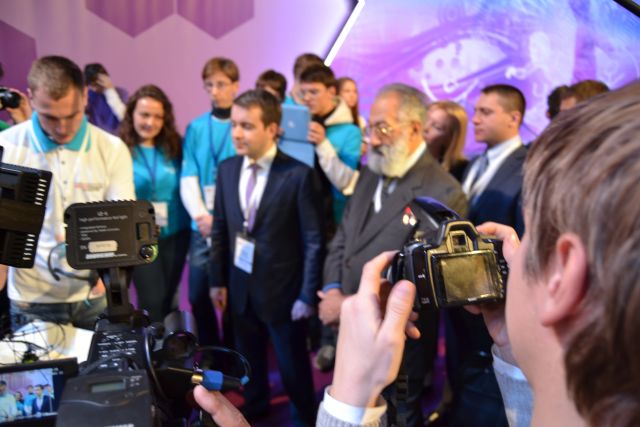 Второй Всероссийский форум «Будущие интеллектуальные лидеры России» поразил посетителей выставкой лабораторией - фото 34