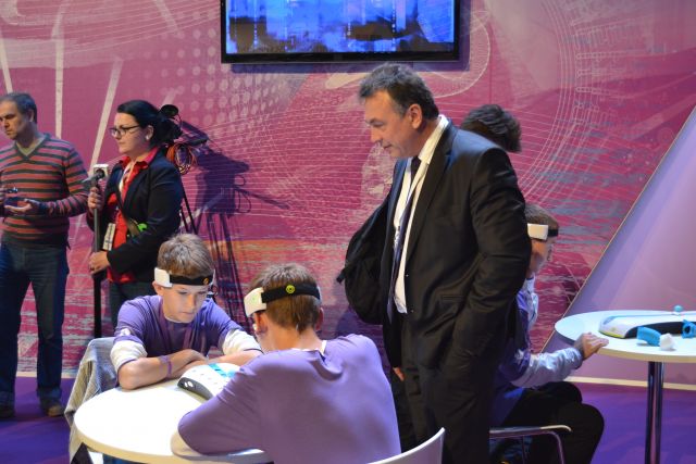 Второй Всероссийский форум «Будущие интеллектуальные лидеры России» поразил посетителей выставкой лабораторией - фото 37