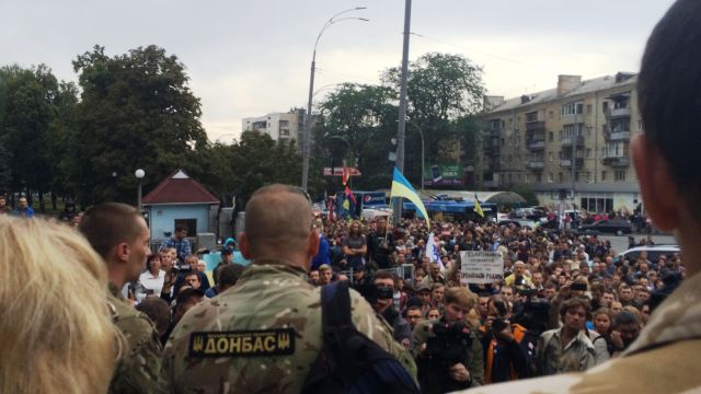 Киевляне потребовали от правительства военного положения  - фото 27
