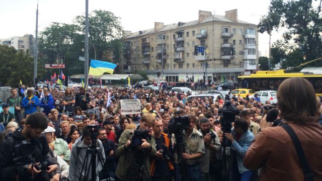 Киевляне потребовали от правительства военного положения  - фото 29