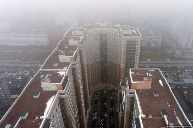 Почему в России строят такие дома?! И зачем? И для кого? - фото 3