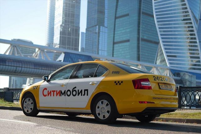 Сервисы такси и аренды автомобилей готовятся перестроить работу из-за ужесточения ограничительных мер в Москве и Подмосковье. Разъяснения юристов - фото 1