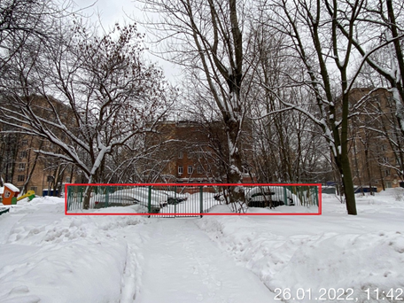На Ломоносовском проспекте на месте незаконной парковки появилась городская автостоянка - фото 3