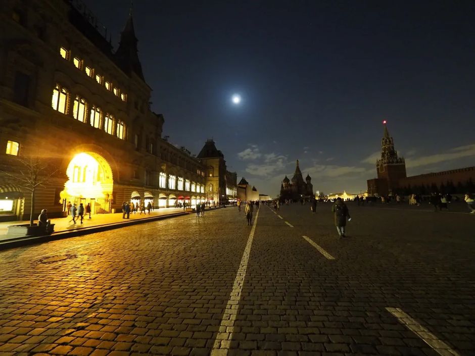Более 2,8 тыс зданий и сооружений в столице отключали подсветку в «Час Земли» - фото 4