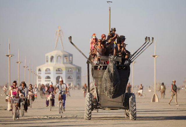 Вечный Огонь. Burning Man в стране пустынного сюра - фото 13
