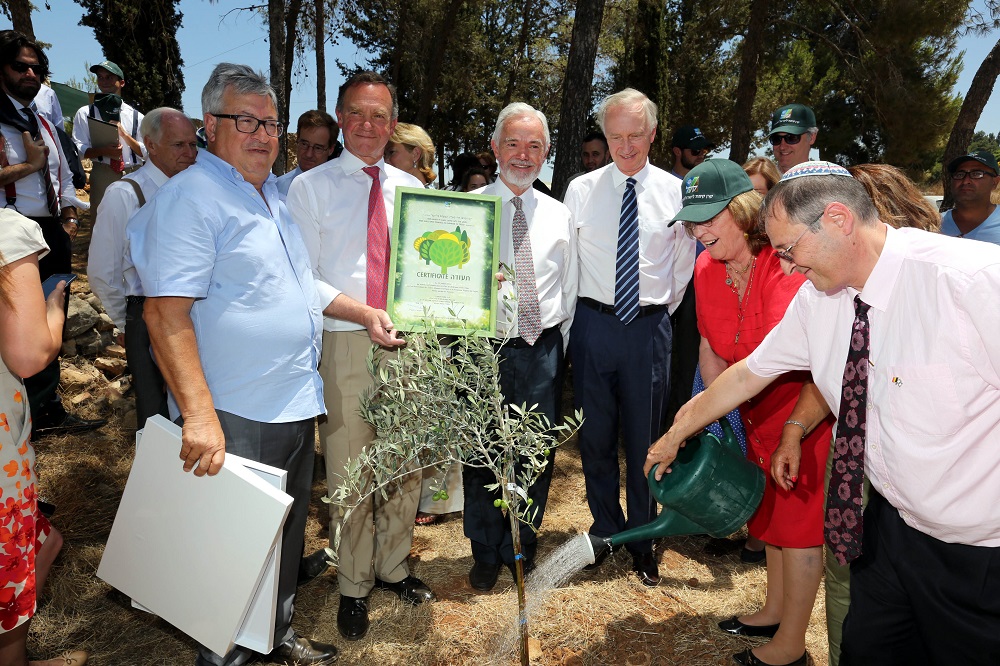 Бельгийский принц был гостем ЕНФ-ККЛ и посадил дерево в лесу Бельгии в Израиле - фото 1