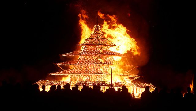 Аутодафе-драйв во славу свободы. Юбилей Burning Man - фото 28