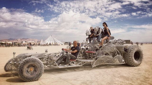 Аутодафе-драйв во славу свободы. Юбилей Burning Man - фото 34