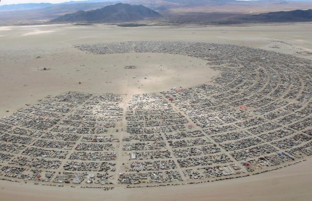 Аутодафе-драйв во славу свободы. Юбилей Burning Man - фото 49