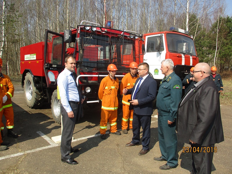 Лесные пожарные Смоленщины познакомились с белорусским опытом работы по охране лесов от пожаров - фото 1