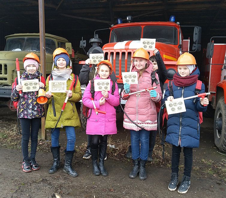 В рамках кампании «Останови огонь!» сотрудники Переславского лесничества провели открытый урок для школьников - фото 1