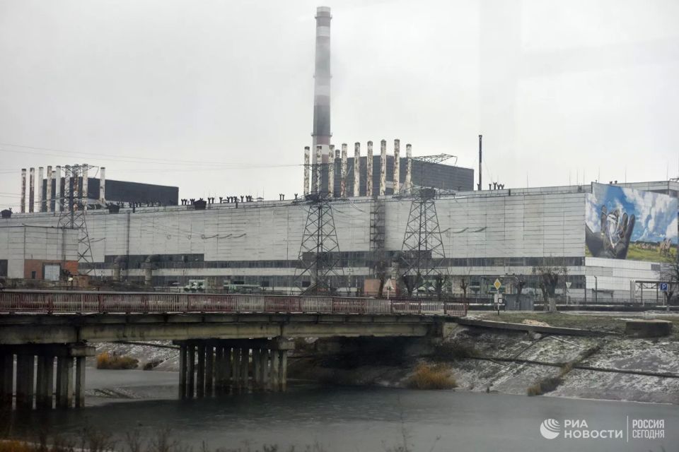 Российские войска взяли под контроль территорию в районе Чернобыльской АЭС - фото 1