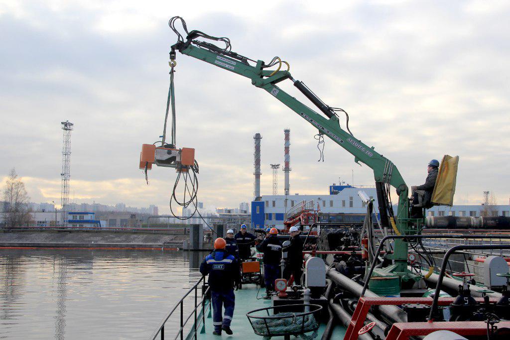 Скиммеры устранят разливы нефти в петербургском порту - фото 1
