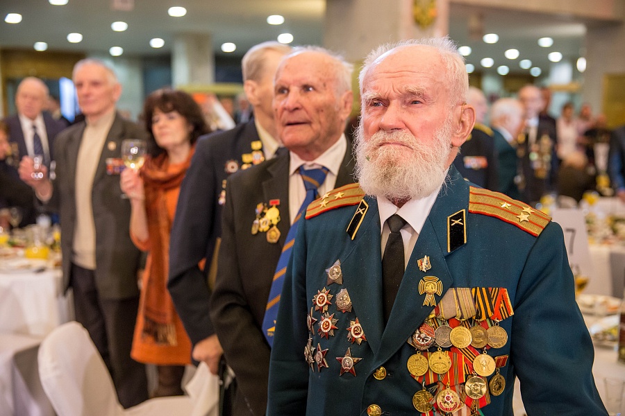 В Москве более 400 ветеранов встретились на 12-м «Бале Победителей», организованном при поддержке ОМК - фото 23