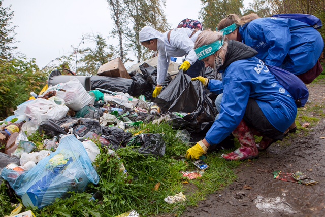 155 «Камазов» мусора собрали волонтеры на берегу Байкала в рамках главного всероссийского волонтерского экомарафона En+ Group «360 минут» - фото 3