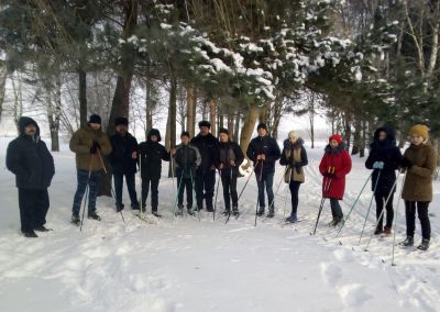 Орловские школьники прочитали «Лесную газету» в зимнем лесу - фото 1