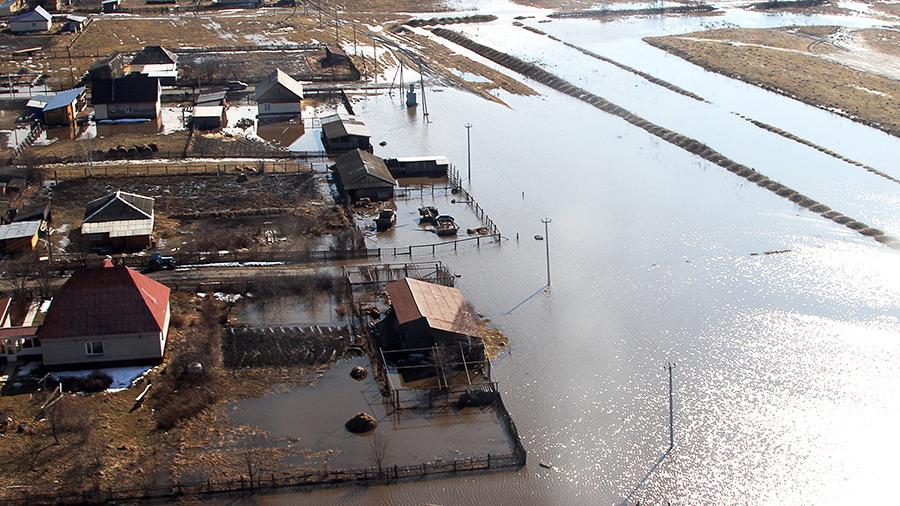 Из-за сильного паводка в Алтайском крае и Хакасии введен режим ЧС - фото 1