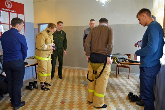 Лесные огнеборцы приняли участие в мероприятии по профессиональной ориентации школьников Смоленского района - фото 4