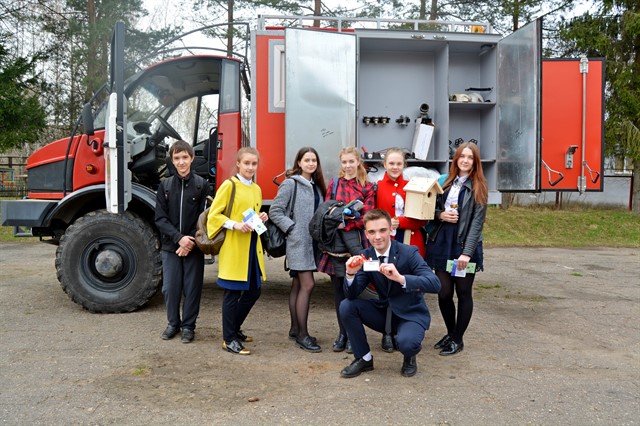 Лесные огнеборцы приняли участие в мероприятии по профессиональной ориентации школьников Смоленского района - фото 7
