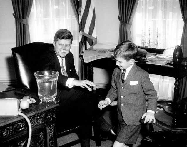 Длиннее века век Джона Кеннеди - фото 28
