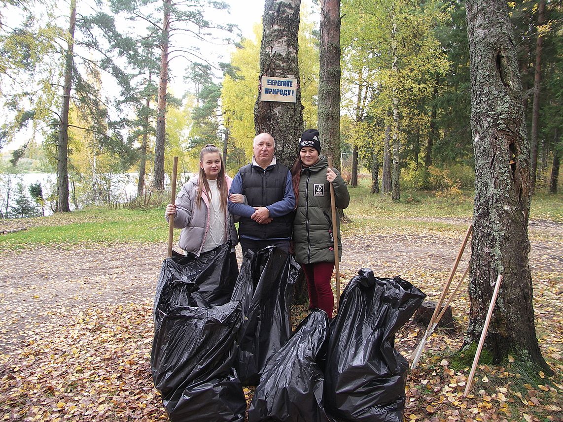 В Ярославской области на территории Угличского лесничества убрали более 2 кубометров мусора - фото 1