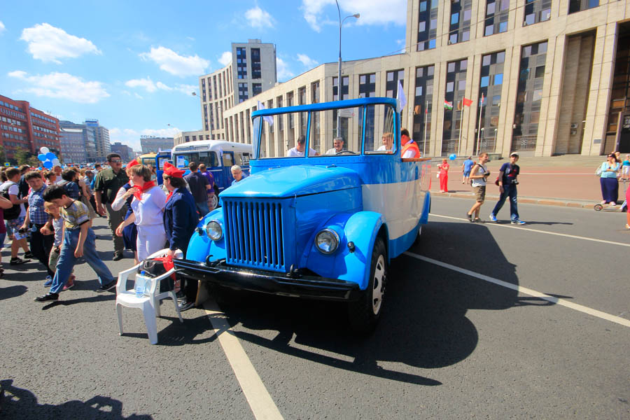В Москве прошёл парад автобусов и грузовой ретротехники - фото 17