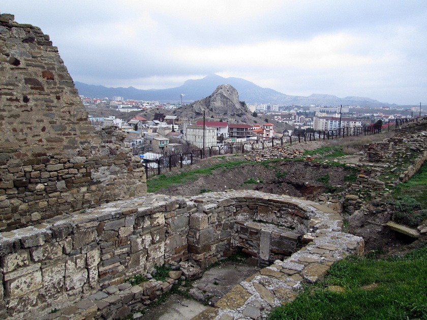 Генуэзская крепость в Судаке - фото 11