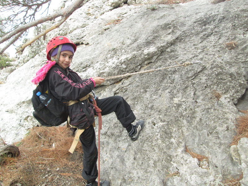 Юная крымская альпинистка поднялась на гору Сокол - фото 8