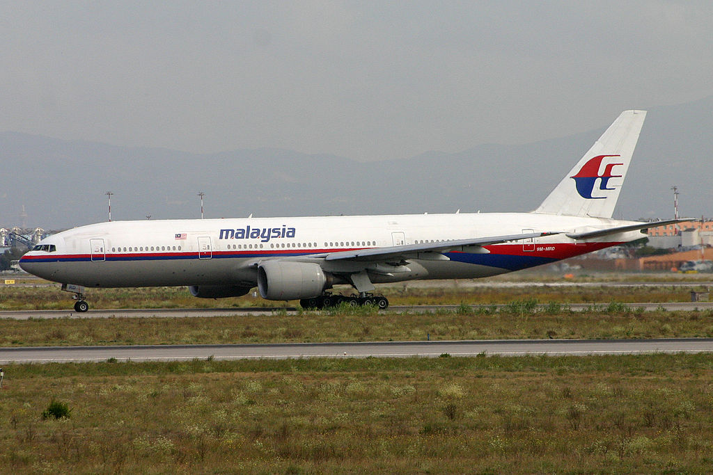 1024px-Boeing 777-2H6ER 9M-MRD Malaysian 6658105143