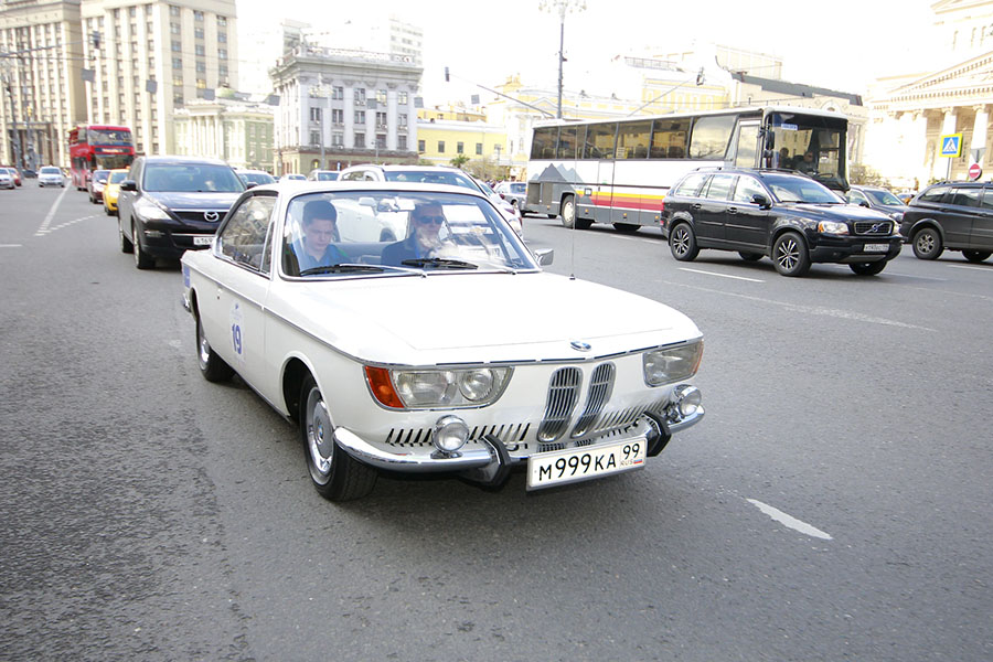 Ретромобили на улицах Москвы - фото 24