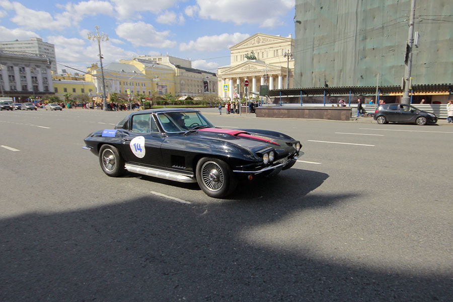 Ретромобили на улицах Москвы - фото 26