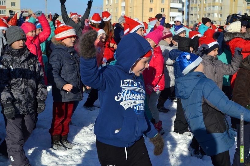  Более 600 Дедов Морозов традиционно устроили забег в Тамбове - фото 5