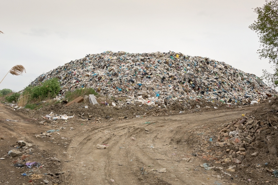 Отрава рядом с домом: когда свернут мусорные горы - фото 1