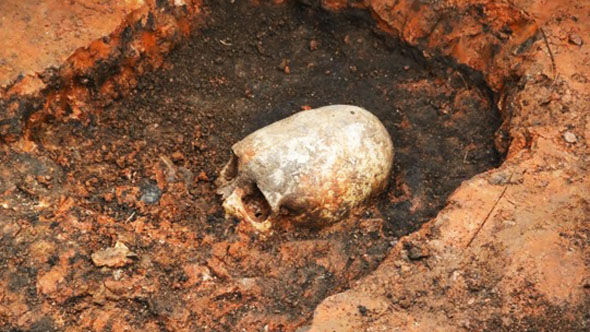  Британcкие учёные изучают найденный на Урале скелет женщины-"пришельца" - фото 2