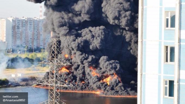  В Марьино горит Москва - река  - фото 2
