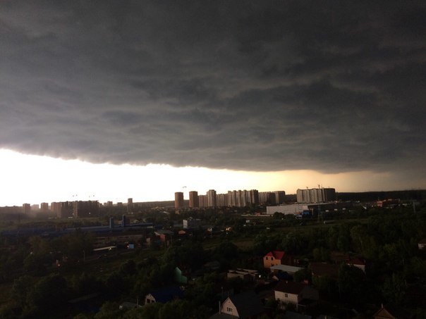  МЧС предупреждает о надвигающемся на Москву урагане  - фото 1