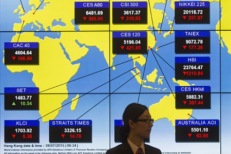  СМИ: Биржи Гонконга, Тайваня и Японии рушатся вслед за Китаем  - фото 1