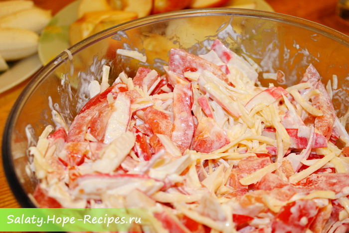  Вкусный салат с крабовыми палочками "Красное море" для праздничного стола (видео) - фото 1
