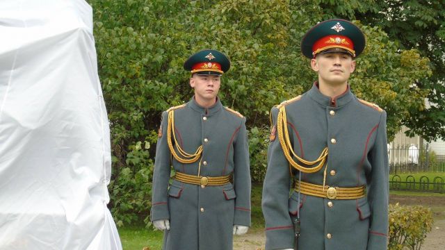В Петербурге открыли памятник хирургу Федору Углову - фото 53